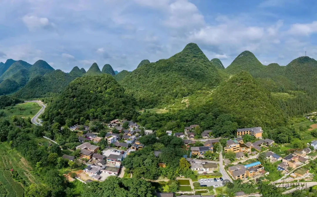 贵州纳具和园小镇：藏在万峰林山水里的康养胜地