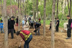 北京昌平“本草连心”社区百草园谷雨播种