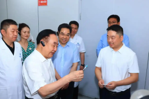 郑州管城中医院24小时AI诊室+名医数字人获樊代明调研肯定