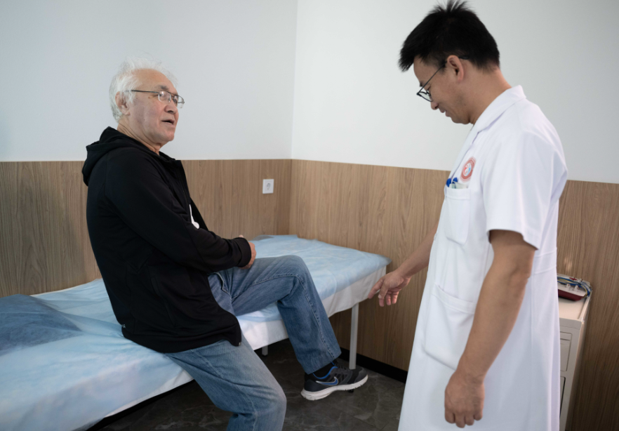 中哈传统医学中心写“健康丝路”样本：中医门诊进哈国公立医院，本土人才开始持证